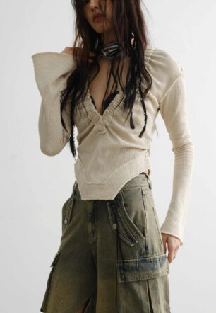 Deep V Knit Bottoming Shirt With Raw Edge Stitching