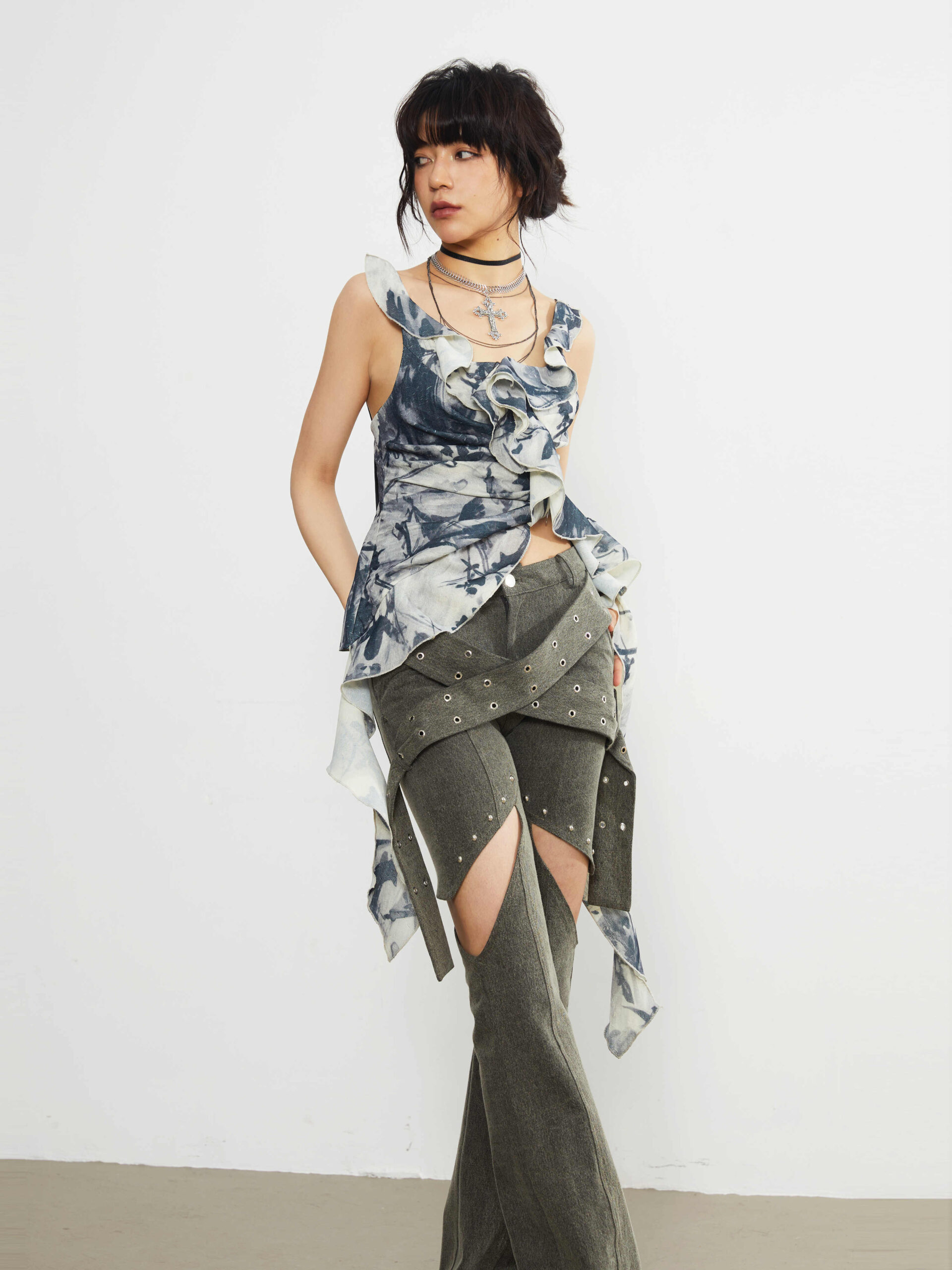 Printed Ruffled Square Collar Suspender Top - Image 3