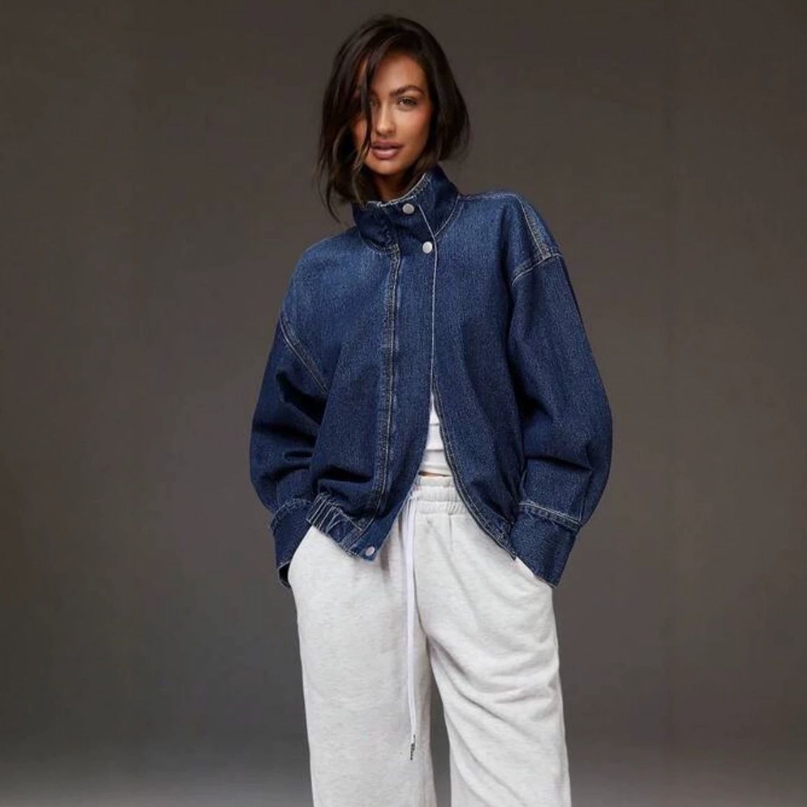 Women's Fashionable Denim Jacket With A Stand-up Collar
